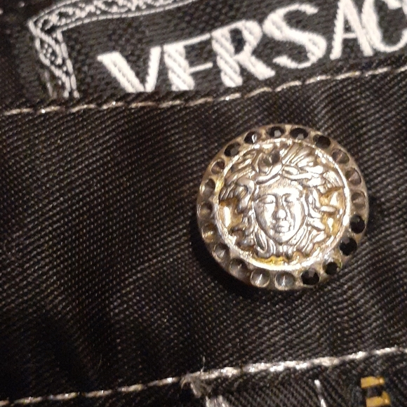 Versace Vintage Shorts - Picture 4 of 11